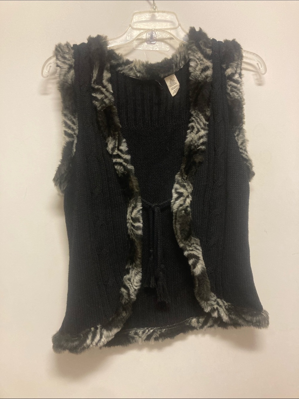 NEW DIRECTIONS/Black Knit Vest with Faux Fur Trim